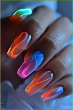 Color Changing Nail Designs, Diy Nails At Home Nailart, Neon Nails Designs, Neon Tips, Fruit Nail Art, Color Changing Nails, Fall Nail Trends, Leopard Print Nails