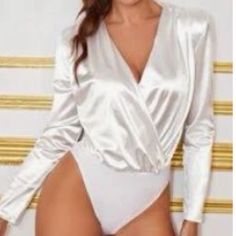 White Satin Bodysuit Deep V-Neck Excellent Preowned Condition (Never Worn) 3 Snap Closure Total Length 30” Non-Stretch Long Sleeve Bodysuit Women, Satin Bodysuit, Bodysuit Jumpsuit, Bodysuit Blouse, Satin Long Sleeve, V Neck Bodysuit, Satin Blouse, Pullover Shirt, Shein Style