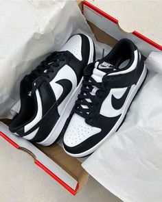 Panda Shoes, Black And White Nike, Preppy Shoes, Pretty Shoes Sneakers, Jordan Shoes Retro