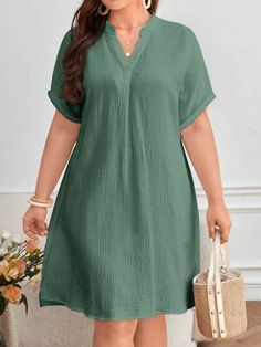 Fancy Short Dresses, Simple Frock Design, Simple Frocks, Casual Dresses Plus Size, Short African Dresses, Short Dress Styles, Gaun Fashion, Notched Neckline, Stylish Work Attire