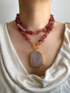 Strawberry Quartz Gold Toggle T-bar Multistrand Necklace With Pink Quartz Pendant Chunky Boho Jewelry Anniversary Gifted Gift İdea for Her - Etsy Boho Chic Necklace, Chic Necklace, Summer Special, Quartz Beads, Strawberry Quartz, Quartz Rose, Stunning Necklace, Pink Quartz, Multi Strand Necklace