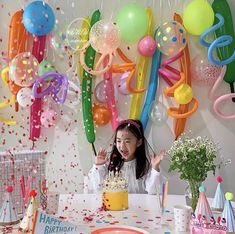 Balloon Free Party Decor, Diy Birthday Decorations At Home For Kids, Birthday Home Decoration Ideas, Christmas Eve Decorations, Home Birthday Decor, Balloon Themed Birthday Party, Birthday Party Balloon Arch, Party Balloon Arch, Backdrop Garland