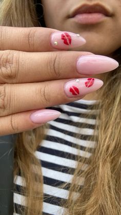 nails, kisses Short Pink Nails Aesthetic, 22 Birthday Nails Art Ideas, Nail And Outfit Pic, Cute Different Nails, Valentines Nails Kisses, Nail Tech Nail Designs, Kisses On Nails, 8 Ball Nails Pink, Red Concert Nails