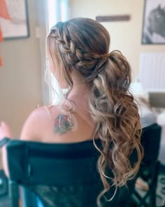 Updos For Long Hair Wedding Bridesmaid, Boho High Ponytail Wedding, Bridesmaid Hair Updo Braid Ponytail, Cute Prom Ponytail Hairstyles, Braided Ponytail Bridesmaid Hair, Bridal Hair Ponytail With Braid, Cute Hair Ideas For A Dance, Bridal Pony With Braid, Homecoming Hairstyles Updos Ponytails