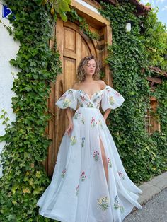 فستان زهري, Special Occasion Gowns, Flora Dress, Floral Wedding Dress, A Line Prom Dresses, Summer Fits, Dress Robes, Bustiers, Custom Dresses