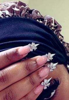 Stilettos Nails Designs, Arrow Shaped Nails, Stiletto Nails Y2k, Y2k Stiletto Nails, Prom Nail Ideas, 16 Birthday Nails, Y2k Stilletos Nails, Capricorn Nails, Stilleto Kawaii Nails