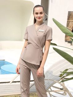 Conjuntos de uniforme de alta calidad para mujer, Top y pantalones de color caqui, conjunto de 2 piezas, para Hotel, de Trabajo Ropa, salón de belleza y SPA, 2020 _ - AliExpress Mobile Beauty Therapist Uniform, Beauty Salon Uniform Ideas, Scrubs Fashion, Medical Scrubs Fashion, Salon Uniform, Spa Uniform, Colorful Hairstyles, Scrub Suit, Salon Wear