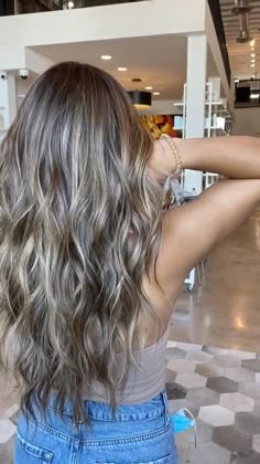 Hair Highlights Brunette, Highlights Brunette Hair, Brunette Hair With Blonde Highlights, Brunette Hair With Blonde, Balyage Long Hair, Highlights Brunette, Hair With Blonde Highlights, Long Hair Highlights, Girly Hairstyles