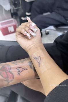 Matching Tattoos Black People, Tattoos Black People, Small Bestie Tattoos, Small Tattoos Ideas For Women, Tattoo Cross, Cute Matching Tattoos, Matching Friend Tattoos, Arm Sleeve Tattoos For Women, Small Matching Tattoos