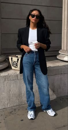 Business Casual Jean Outfits For Women, New Balance Outfit, Casual Chic Outfits, Stylish Work Attire, Office Outfits Women, Stylish Work Outfits, Mode Inspo, Casual Chic Outfit, Casual Work Outfits