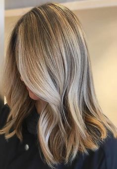 Hair Styles Cute, Cute Haircuts, Wavy Hairstyles, Dark Blonde Hair, Makijaż Smokey Eye, Brown Blonde Hair, Hair Color Balayage, Haircut Ideas