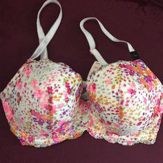 New With Tags Spring Floral Print Multicolor Bra, Victoria's Secret Padded Bra For Spring, Victoria's Secret Spring Padded Bra, Spring Victoria's Secret Padded Bra, Victoria's Secret Padded Bra, Victoria's Secret Bra With Built-in Support For Spring, Fitted Multicolor Bra With Floral Print, Victoria's Secret White Padded Bra, Victoria's Secret Summer Floral Print Bra