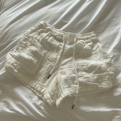 White Extra Small Linen Shorts Never Worn Just Took The Tags Off White Linen Shorts, Gap Shorts, Linen Shorts, White Linen, Gap, Color White, Womens Shorts, Tags, Outfit Inspo