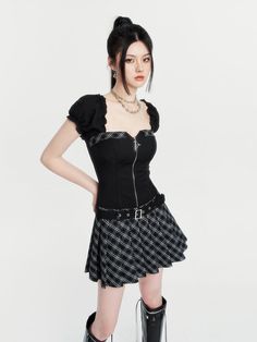 ❤Cool spicy square & off the shoulder check belt pleated dress❤︎ Idol Pose, Fame Outfits, Alternative Black Pleated Mini Skirt, Pleated Fitted Punk Mini Skirt, Alternative Fashion Pleated Mini Skirt, Horror Protagonist, Gothic Pleated Mini Skirt, Punk-style Pleated Mini Skirt, Tube Top And Skirt