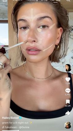 Concealer Placement, Hailey Bieber Makeup, Face Art Makeup, Face Makeup Tips, Simple Makeup Looks, Makeup Tut, Cute Makeup Looks, Glowing Makeup, Makeup Looks Tutorial