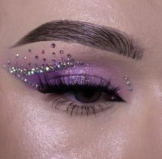 Taylor Swift Makeup Looks Speak Now, Taylor Swift Speak Now Era Makeup, Taylor Swift Eras Tour Makeup Speak Now, Taylor Swift Speak Now Makeup Ideas, Eras Tour Makeup Ideas Speak Now, Purple Gem Makeup, Speak Now Era Makeup, Speak Now Eye Makeup, Rapunzel Nail Ideas