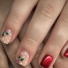 Nail Art For Christmas Holiday, Christmas Inspired Nails Acrylic, December Nail Ideas Short, Fall/christmas Nails, Short Natural Christmas Nails, Christmas Nails Easy Short, French Manicure Christmas Nails, December Nails Short, Christmas Gel Manicure