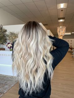 Balayage Hair Blonde Extensions, Blonde With Blended Dark Roots, Beach Blonde Ombre, Blonde Balayage With Root Shadow, Rooty Blonde Hair Balayage, Blonde On Dark Roots, Blonde Hair W Dark Roots, Bleached And Toned Hair, All Over Blonde Hair Color With Shadow Root