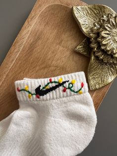 Embroidered Nike Socks Christmas, Sock Decorating Ideas, Hand Embroidered Socks, Sock Embroidery Ideas, Socks Embroidery