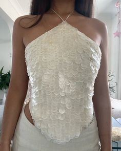 Ethereal Outfit Ideas, Beaded Top Tutorial, Diy Beading Clothes, Bride Bachelorette Outfit Summer, Mermaid Top Aesthetic, Diy Mermaid Top, Beaded Outfits, Fashion Designer Aesthetic, Beaded Top Outfit