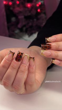 Tortoise Shell Nails, Ideas Uñas, Different Types Of Nails, Nails Inspired, Golden Nails, Elegant Nail Art, Creative Gifts For Boyfriend, Nails Design With Rhinestones, French Acrylic Nails