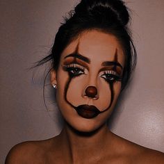 Bad Clown Makeup, Scary Clown Makeup Women, Killer Clown Costume Women Diy, Halloween Costumes Clown Outfit, Clown Makeup With Glasses, Clown Makeup With Blood, Dead Clown Makeup, Clown Makeup Looks Easy, Cute Clown Makeup For Women