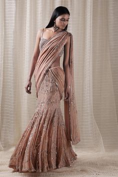 Baju Kahwin, Drape Sarees, Indian Outfits Lehenga, Fancy Sarees Party Wear, Drape Saree, Saree Designs Party Wear, Indian Dresses Traditional, Indian Gowns Dresses, Traditional Indian Outfits