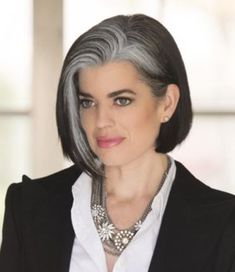 #cabelos #EM #grayhairhighlights #silver hair highlights natural colors #transição Cabelos em transição #grayhairhighlights        Cabelos em transição #grayhairhighlights Grey Hair Looks, Blending Gray Hair