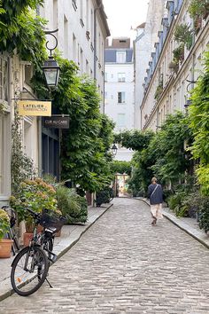 street in Bastille Week In Paris, Paris Landmarks, France Itinerary, Things To Do In Paris, Paris Itinerary, Paris Trip, Most Romantic Places, France Photography, Paris Shopping