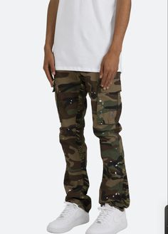 Sz: 31 Fitted Camouflage Cargo Pants For Streetwear, Camouflage Straight Leg Cotton Cargo Jeans, Camouflage Straight Leg Bottoms For Streetwear, Straight Leg Camouflage Bottoms For Streetwear, Fitted Camouflage Cotton Jeans, Urban Style Cotton Bottoms With Paint Splatter, Urban Cotton Bottoms With Paint Splatter, Urban Style Paint Splatter Cotton Bottoms, Urban Camouflage Straight Leg Cargo Pants