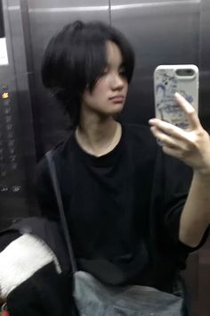 Haircut Inspo, Hair Inspiration Short, Ulzzang Boy, Ideas For Instagram Photos, Hair Colour, Anime Funny, Hair Inspo, Hair Inspiration