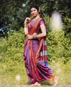 Maharashtra Bride, Sari Poses, Maharashtra Saree, Bale Dance, Nepali Song, Marathi Bride