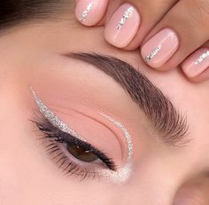 Trend Photo, Cosmetics Laboratory, Colored Mascara, Classic Makeup, Pride Makeup, Glazed Donut, Glitter Eye Makeup, Glitter Eye