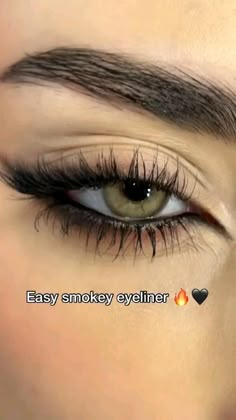 Machiaj Smokey Eyes, Teknik Makeup, Smokey Eyeliner, Eye Makeup Pictures, Face Makeup Tips, Smink Inspiration, Makijaż Smokey Eye, Dope Makeup, Edgy Makeup