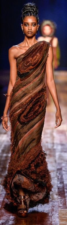 Earth Tone Fashion, Gaultier Couture, Forest Fashion, Wood Fashion, Nature Inspired Fashion, Ellie Saab, Fashion Forecasting, Earth Tone Colors, Model Inspo