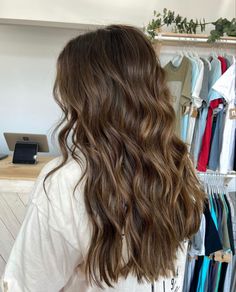 Dark Root Light Brown Hair, Natural Brown Hair With Dimension, Lowlight Balayage, Brown Winter Hair, Low Light Hair, Natural Lowlights, Wednesday Hair, Hairstyle Change