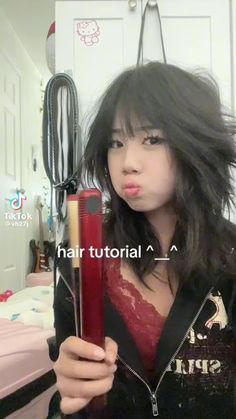 Hair Tutorials For Long Hair, Pokemon Cupcakes, Long Wolfcut Haircut With Bangs, Haircut Wavy, Short Grunge Hair, Bangs Straight, Hair Inspiration Long, Haircut Straight, Haircut With Bangs