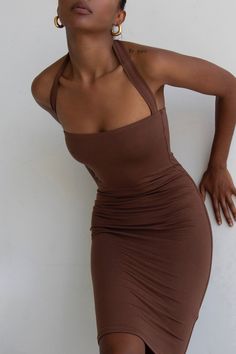 Halterneck Dress Brown Dresses Outfit, Fall Wedding Guest Dress, Beige Outfit, Wedding Guest Outfit Summer, Quality Dresses, Diy Couture, Halterneck Dress, Turtle Neck Dress, Brown Dress