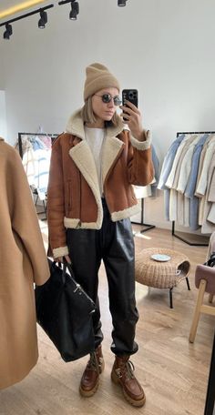 Moda Boho, Stil Inspiration, Outfit Trends, Casual Chic Outfit, Brown Jacket, Sporty Chic, Looks Style, Fall Winter Outfits, Outfits Casuales