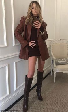 Abbey Clancy flaunts her endless pins in brown jumper dress Brown Jumper Dress, Rok Midi, Sandal Tali, Abbey Clancy, Chique Outfit, Skandinavian Fashion, Chique Outfits, Elegant Outfits, Shein Outfits