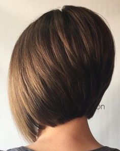 Bob With Red Highlights, Bob Color Ideas, Stacked Pixie Haircut, Stacked Pixie, Bob Color, Bob Pendek, Haircuts 2020, Short Stacked Bob Haircuts, Haircut For Fine Hair