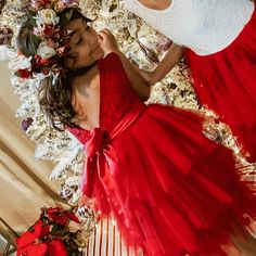 "This Red dress is absolutely beautiful and perfect for Christmas Pictures Holiday parties. Wonderful quality , Top is sleeveless, made of soft lace with tulle skirt color is vibrant and fabric is very soft and comfortable for baby skin. Perfect for many occasions. Christmas pictures Holidays parties Flower Girl Dress Bridesmaid dress First Birthday Birthday party Tea Party Rustic theme Wedding Beach theme Wedding Photography Prop Sizes a follows. Age -------------------Chest ------------Length Party Dress Christmas, Lace Tulle Dress, Wedding Photography Props, Flower Headband Wedding, Flower Girl Headband, Photo Dress, Headband Crown, Crown Baby, Holiday Party Dress