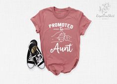 Promoted To Aunt, Aunt Shirt, Baby News, Aunt T Shirts, Disney Trip Shirts, New Aunt, Auntie Shirts, Family Easter, Minnie Shirt