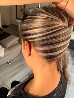 Blonde Hair With Roots, Hair Highlights And Lowlights, Perfect Hair Color, Highlights Hair, Brown Hair With Blonde Highlights, Gray Hair Highlights, Hair Dye Colors, Easy Hairstyles For Long Hair