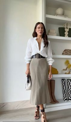 linen neutral summer. outfit by yasmin devonport. #linen #skirt #summeroutfit Linen Skirt Outfit Fall, Linen Outfits For Women Classy Casual, Linen Shirt And Skirt Outfit, Yasmin Devonport Outfits, Summer Lawyer Outfit, Khaki Skirt Outfit Summer, Beige Skirt Outfit Ideas, Linen Work Outfit, Long Tan Skirt Outfit