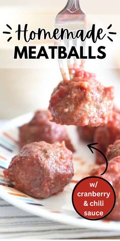 These paleo meatballs with cranberry chili sauce are the perfect appetizer for the holidays. They can be made ahead of time in the slow cooker and kept warm for the whole night. Chili cranberry meatballs are grain-free, dairy-free, and paleo-approved. Snack To Share, Paleo Meatballs, Cranberry Meatballs, Guilt Free Snacks, Paleo Beef, Beef Chili, Perfect Appetizers, Chili Sauce, Classic Food