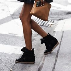 Sleaze Aesthetic, Isabel Marant Sneakers, Isabel Marant Shoes, Serena Van, Nyc Girl, Indie Sleaze, Super Rich Kids, Cali Girl, Stockholm Style