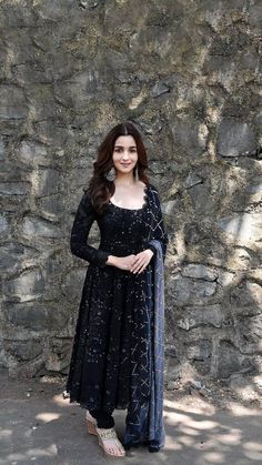 Black Anarkali Dress, डिजाइन�र कपड़े, Churidar Designs, Anarkali Dress Pattern, Fancy Sarees Party Wear, Desi Fashion Casual, Long Dress Design, Beautiful Pakistani Dresses, Traditional Indian Outfits