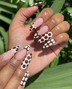 Dot Acrylic Nails, Polka Dot Acrylic Nails, Fall French Tips, Fall French Tip, Brown Nail Designs, Nail Art Mariage, Sophisticated Manicure, Chic Manicure, Brown Nail