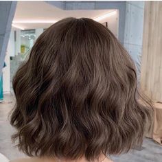 Short Wavy Perm Loose Curls, Short Wavy Hair With Bangs Loose Waves, Short Curly Bleached Hair, Japanese Perm Short Hair, Loose Curl Perm Short Hair, Short Hair Cuts Wavy, Body Wave Perm Short Hair